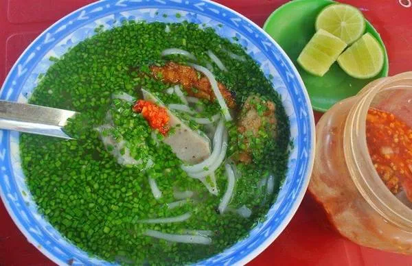 Bánh canh hẹ. Ảnh: yesvietnam