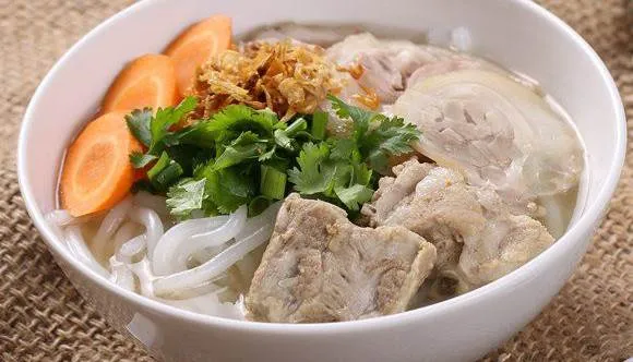 banh-canh-suon-heo-ivivu-1