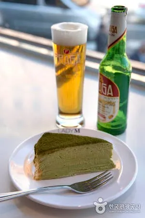 Bánh Crepe tại Lady M. Ảnh: Visitkorea