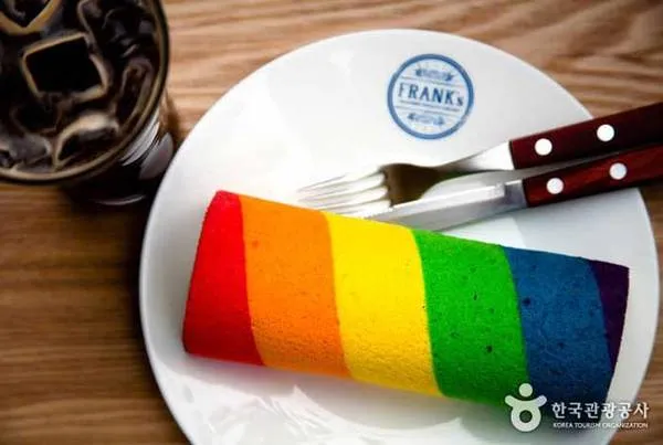 Bánh cuộn cầu vồng tại Frank's. Ảnh: Visitkorea