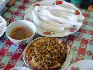 Bánh gật gù Tiên Yên