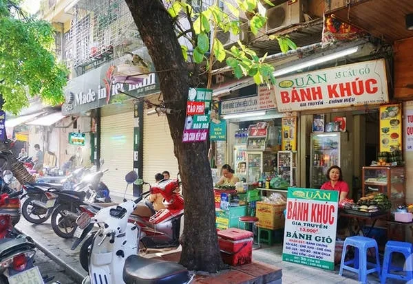 Bánh khúc nóng hổi thơm ngon