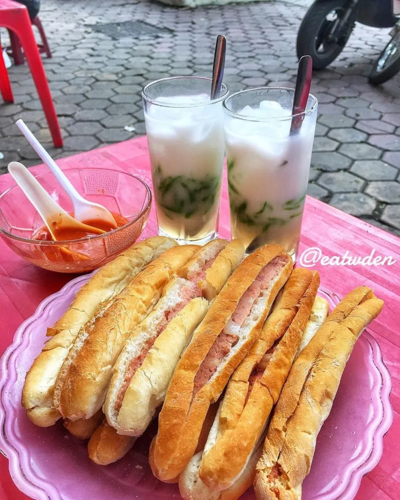 Bánh mì cay chấm tương ớt