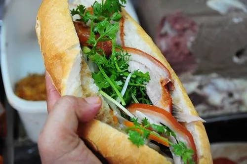 Bánh mì chảo Hòa Mã, món ăn sáng quen thuộc của người Sài Gòn. Ảnh: Huấn Phan.