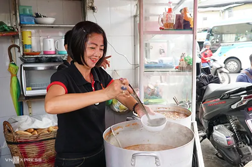 Bánh mì xíu mại Đà Lạt