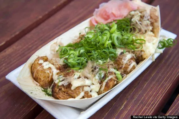 Bánh Takoyaki - Món ăn vặt của Nhật Bản