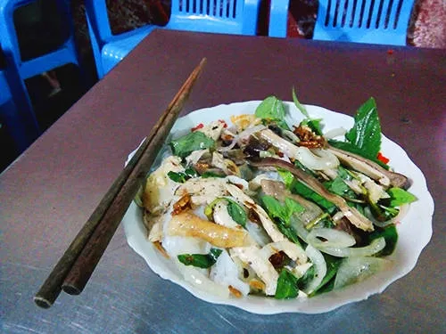 Bánh ướt lòng gà, món ăn lạ miệng của Đà Lạt. Ảnh: Phong Vinh