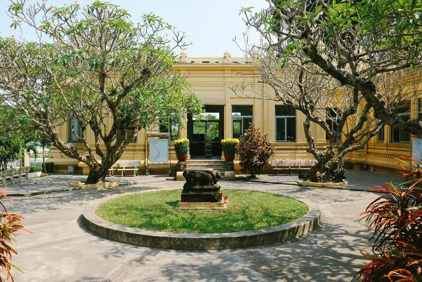 Bảo-tàng-Điêu-khắc-Chăm-Đà-Nẵng-ivivu