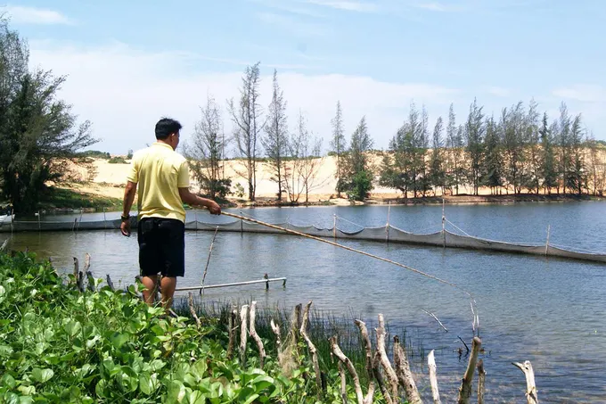 Bàu Trắng - điểm đến lý tưởng cho những người yêu thích nhiếp ảnh.