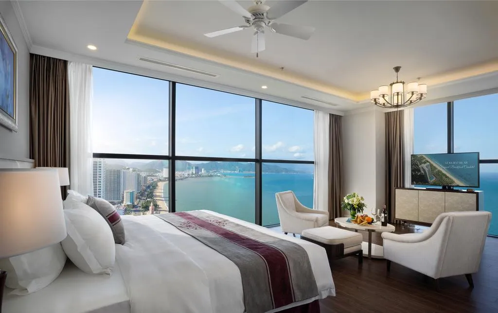 Bể bơi tại Vinpearl Condotel Beachfront Nha Trang