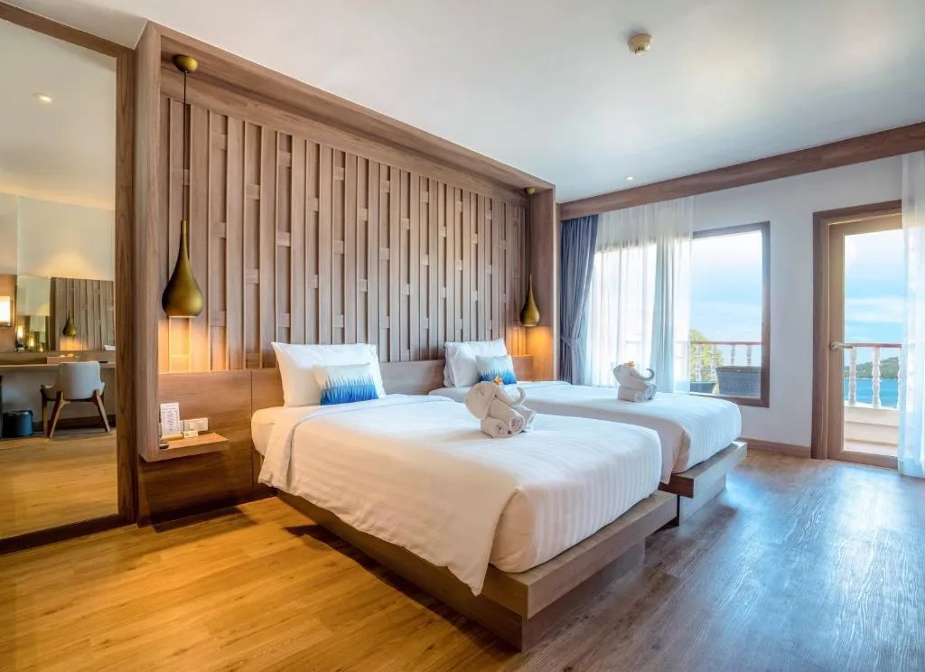 Bể bơi vô cực tại Namaka Kamala Phuket