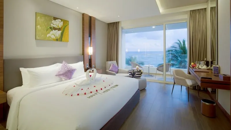 Bể bơi vô cực tại Seashells Phú Quốc Hotel &amp; Spa