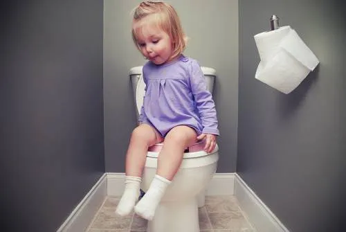 Bé tự đi vệ sinh