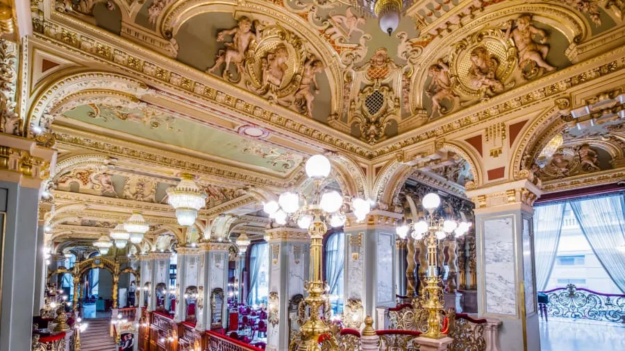 Khám Phá New York Cafe: Quán Cafe Đẹp Nhất Thế Giới Tại Budapest 7 ben trong quan cafe dep nhat the gioi ivivu 13