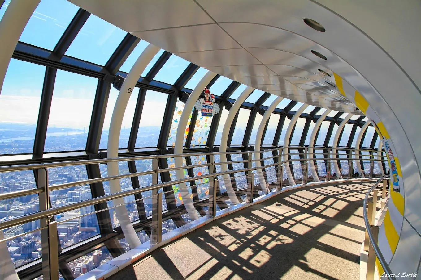 Bên trong tháp Tokyo Skytree