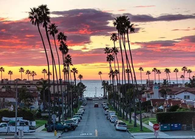 Beverly Hills, thành phố của những ngôi sao Hollywood và những khu mua sắm cao cấp.