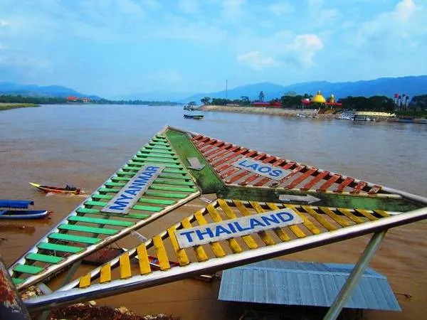 Biên giới ba nước Myanmar, Lào và Thái Lan tại Tam Giác Vàng