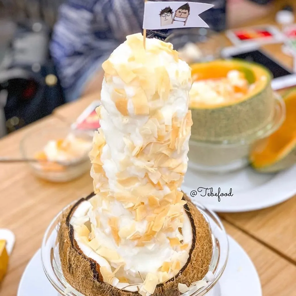 Bingsu dưa hấu tại The Reverse Brother Saigon