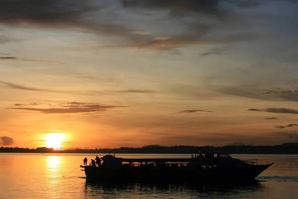 Bình minh trên biển Philippines