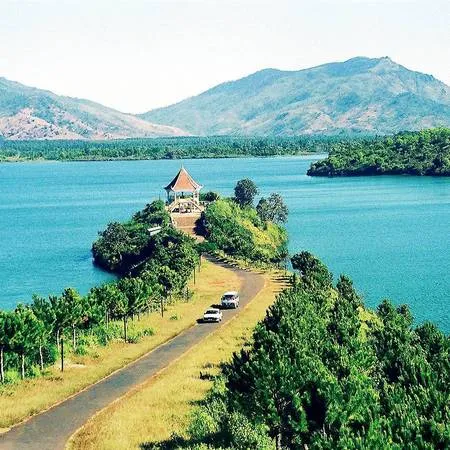 Bờ Biển Hồ Pleiku
