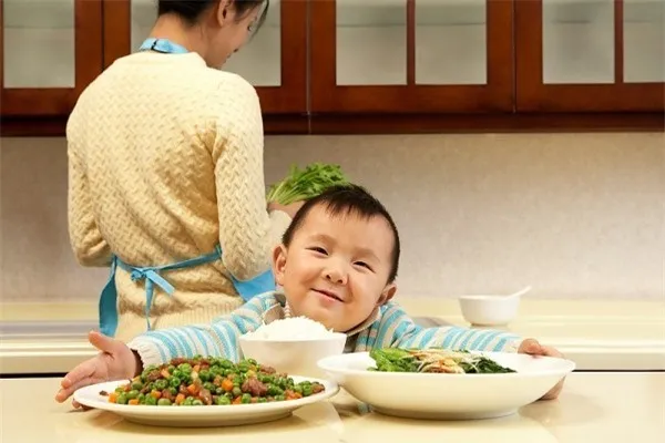 Bữa ăn dinh dưỡng cho trẻ
