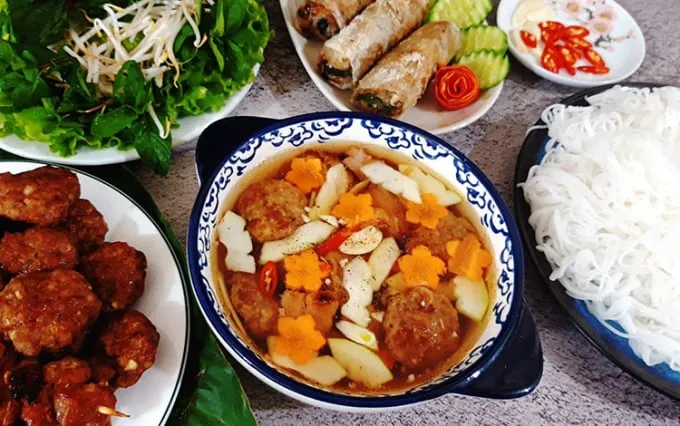 Bún chả Hà Nội thơm ngon