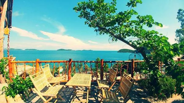 Bungalow gỗ bên bờ biển Humiso