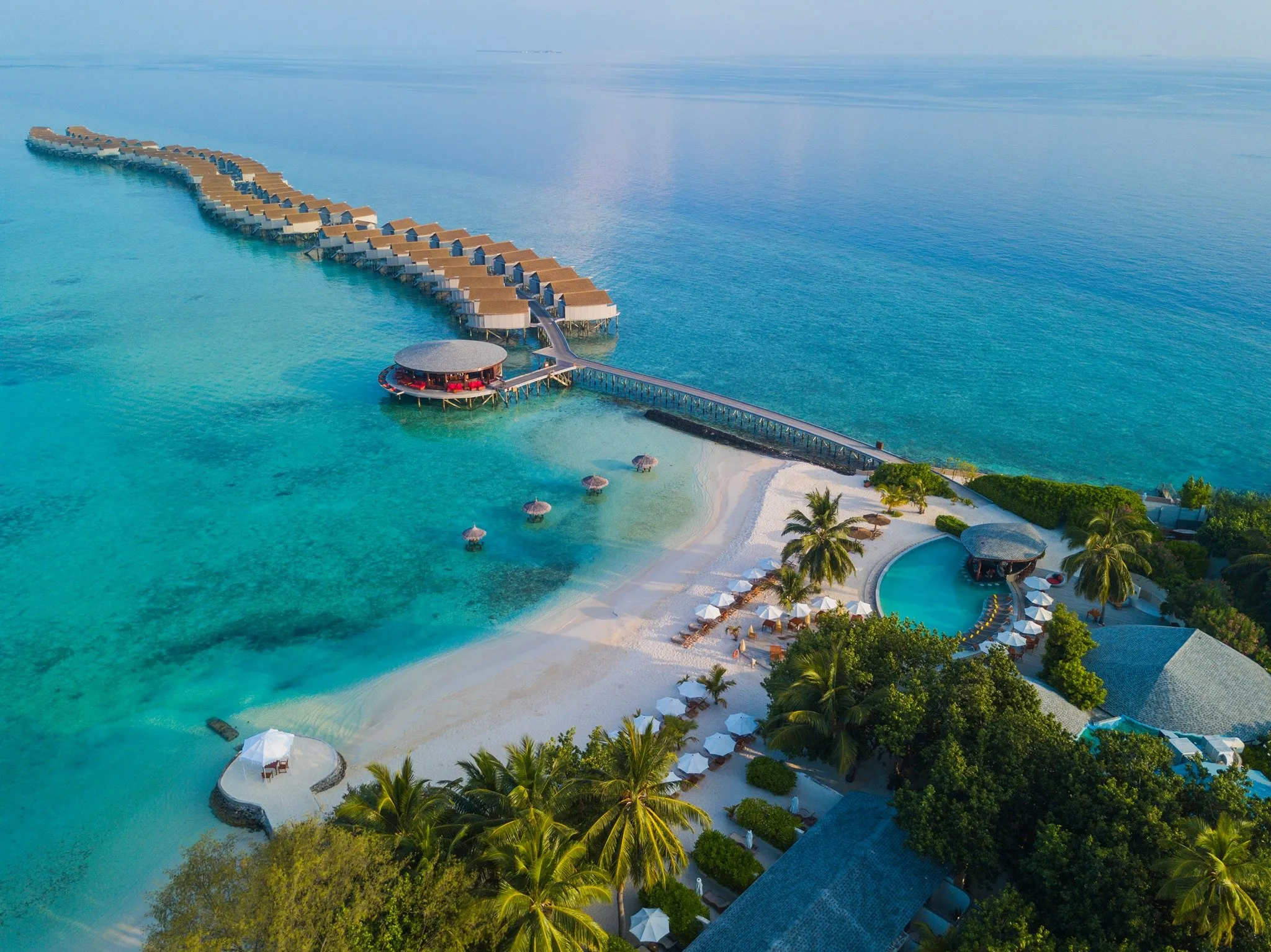 Bungalow trên mặt nước tại Centara Ras Fushi Resort &amp; Spa Maldives