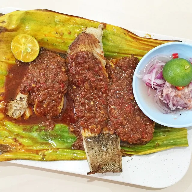 Cá đuối nướng Sambal Singapore