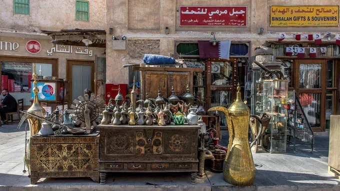 Các món đồ lưu niệm truyền thống tại Souq Waqif