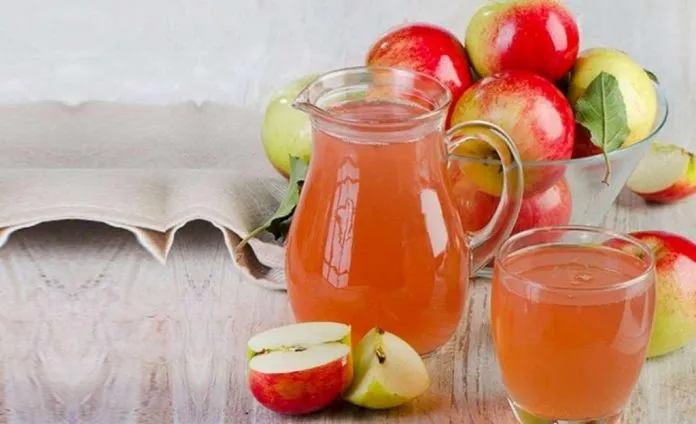 Cách làm nước ép táo cho bé