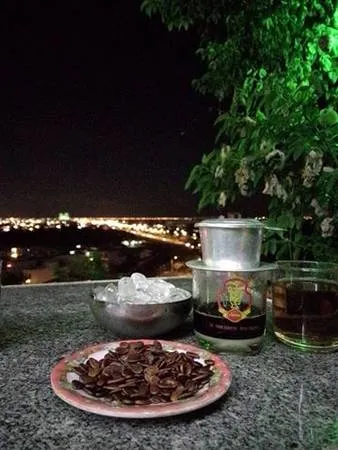 Cafe Núi Đá với phong cách làng quê