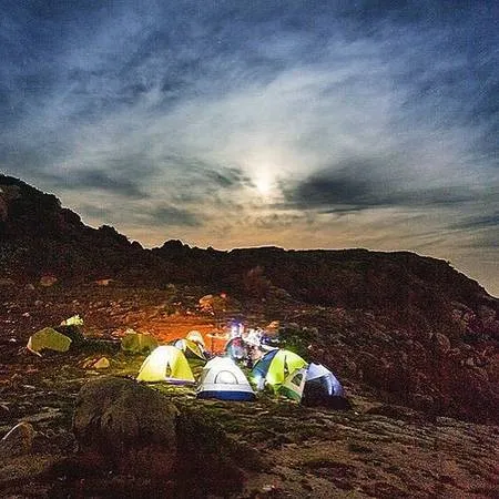 Cắm trại tại Mũi Đôi. Ảnh: vohoaithien/instagram