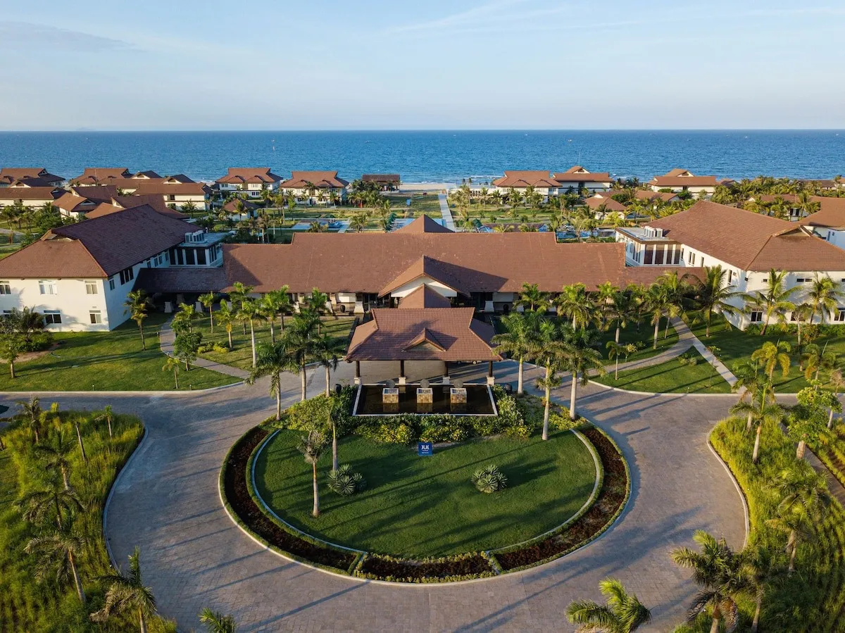 Cảnh biển TUI Blue Nam Hội An Resort