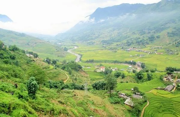 Cảnh đẹp thung lũng Mường Hoa nhìn từ trên cao
