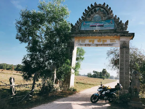 Cảnh làng quê Campuchia.