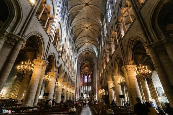 Cảnh quan Paris nhìn từ tầng cao nhà thờ Đức Bà