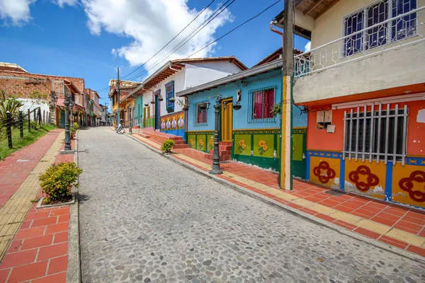 Cảnh quan thiên nhiên tươi đẹp của Colombia. Ảnh: iVIVU