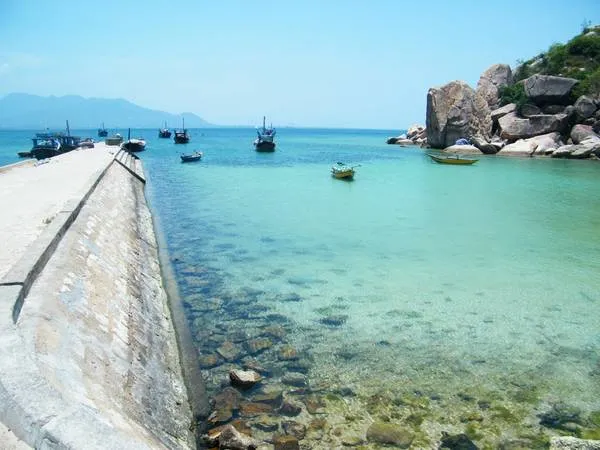 Cầu cảng ở làng chài.