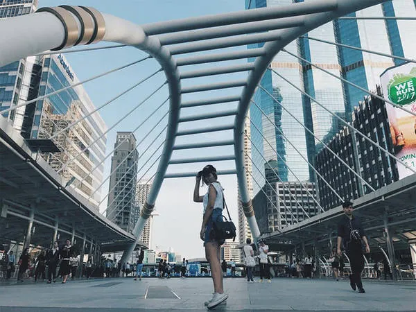 Cầu đi bộ Sathorn Skywalk