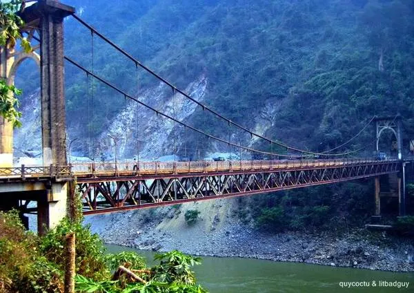Cầu Hang Tôm