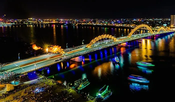 Cầu Rồng phun lửa, biểu tượng của thành phố Đà Nẵng