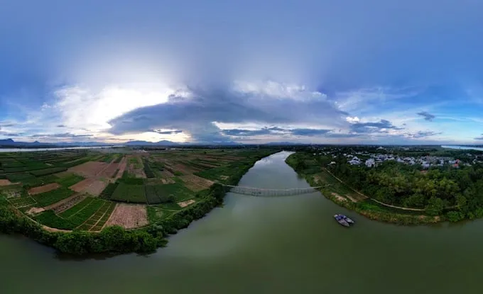 Cầu tre nhìn từ trên cao