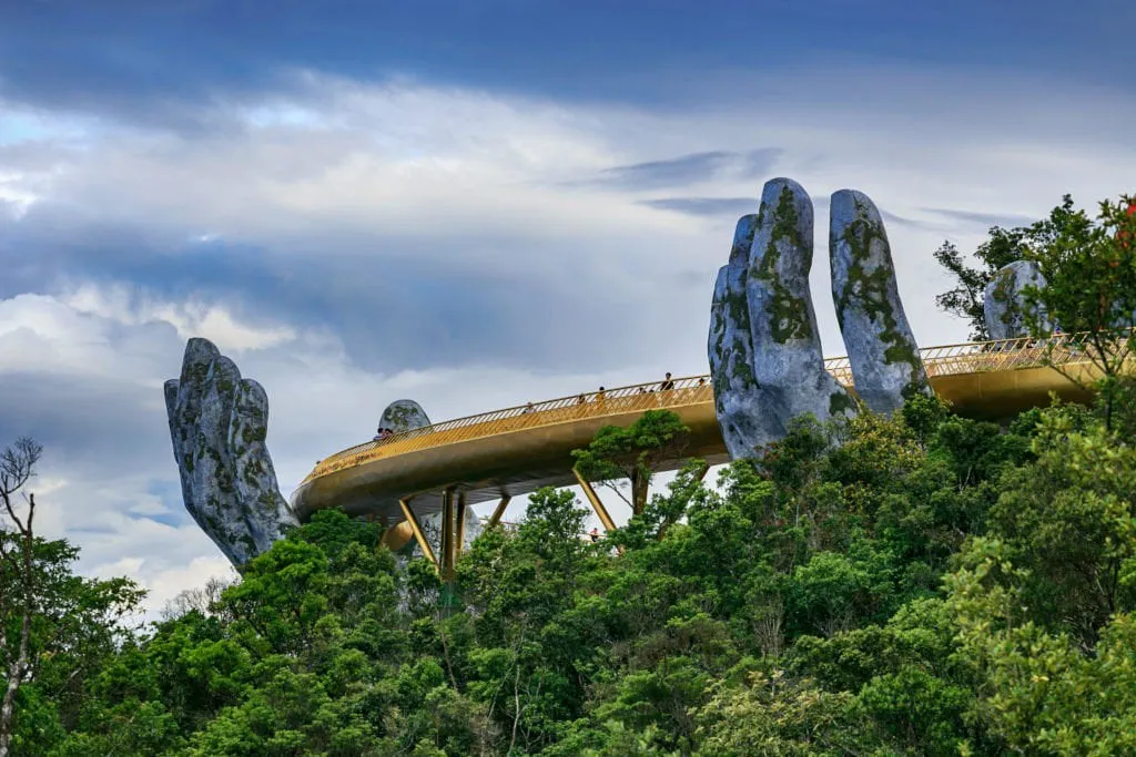 Cầu Vàng. Ảnh: banahills