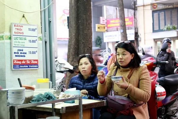 Chè nóng bà Thơm