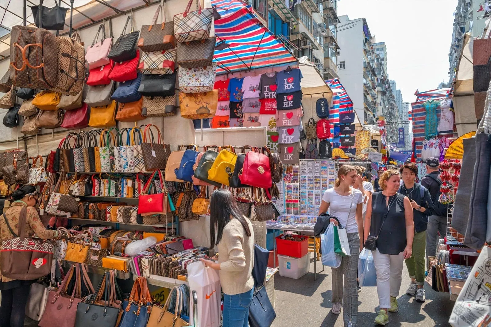 chợ quý bà ivivu