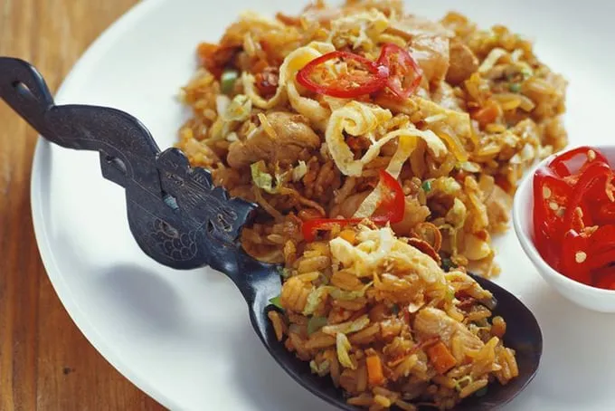 Cơm rang Nasi Goreng. Ảnh: ivivu