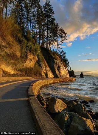 Con đường Seawall thơ mộng - Ảnh: Travelandtourworld