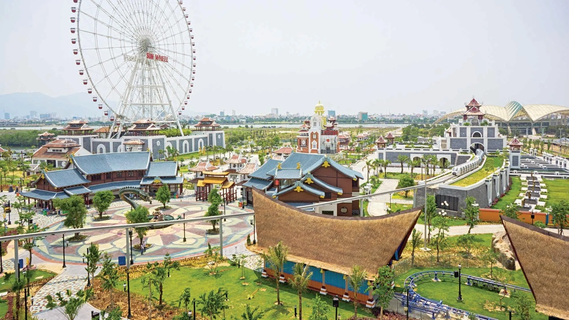 Công viên Châu Á - Asia Park Đà Nẵng về đêm. Alt: Công viên Châu Á - Asia Park