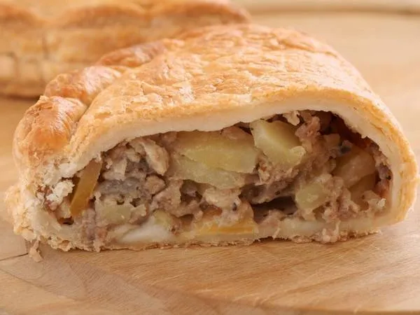 Cornish Pasty - đặc sản đường phố Vương quốc Anh